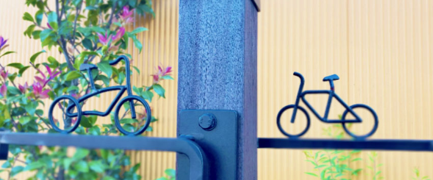 自転車同士 追い抜き時 衝突される