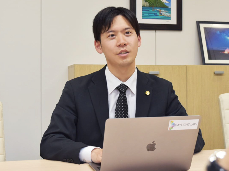 弁護士 片屋