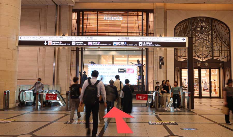阪急梅田駅正面3階出口からのアクセス⑤