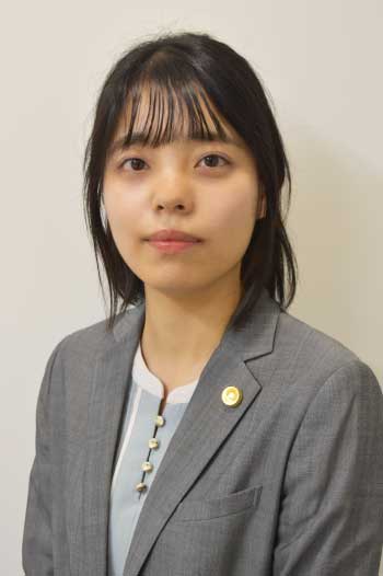 弁護士中野真梨子