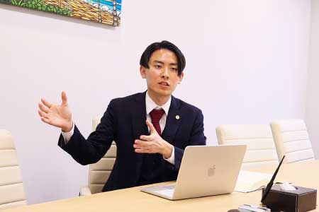 弁護士内匠 魁登